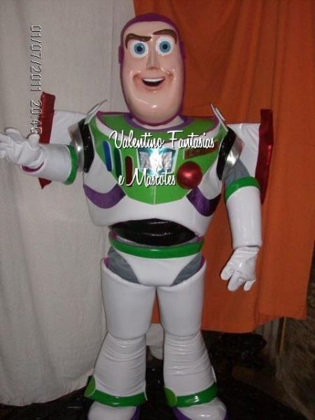 Fantasia Buzz Light Year de Luxo (rosto de fibra de vidro)